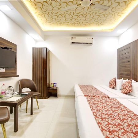 Hotel Devrana Delhi Airport นิวเดลี ภายนอก รูปภาพ