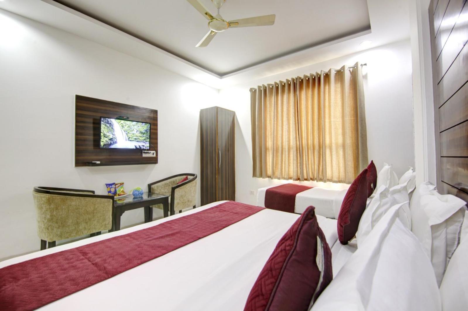 Hotel Devrana Delhi Airport นิวเดลี ภายนอก รูปภาพ