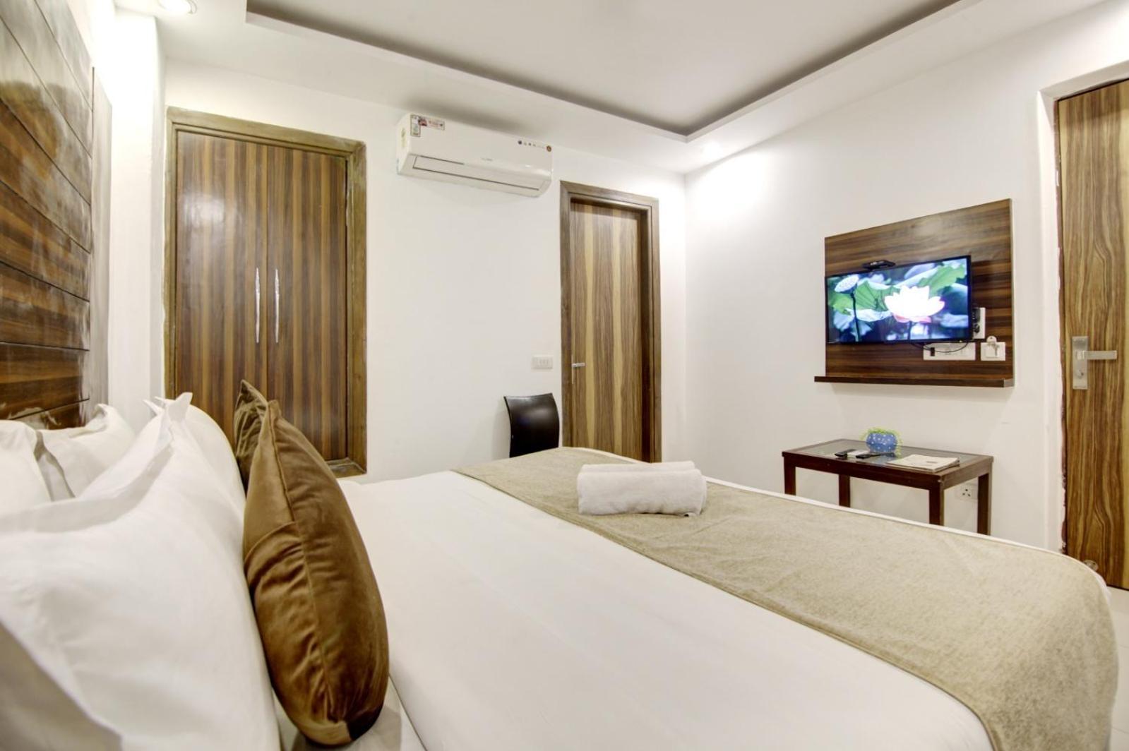 Hotel Devrana Delhi Airport นิวเดลี ภายนอก รูปภาพ